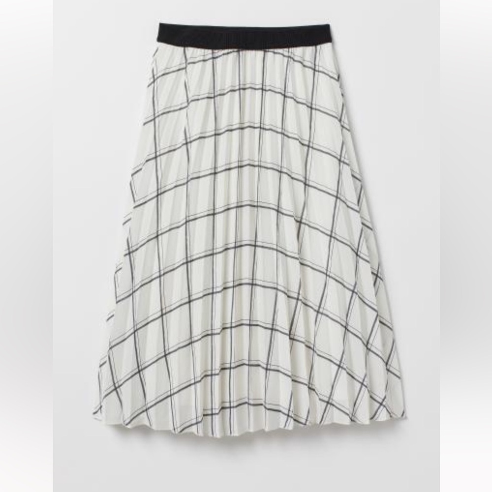 H&M plaid white and black midi skirt . Size 4 . New